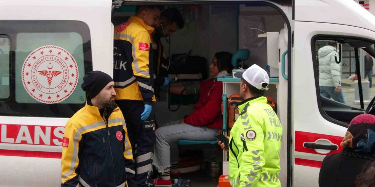 Yozgat’ta hafriyat kamyonu ile öğrenci servisi çarpıştı: 7 yaralı