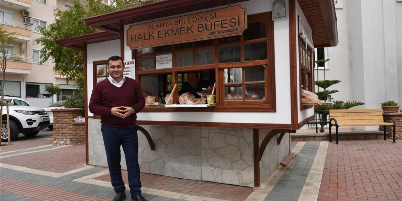 Alanya Belediyesi halk ekmek büfelerinde satılan pidelere yoğun ilgi