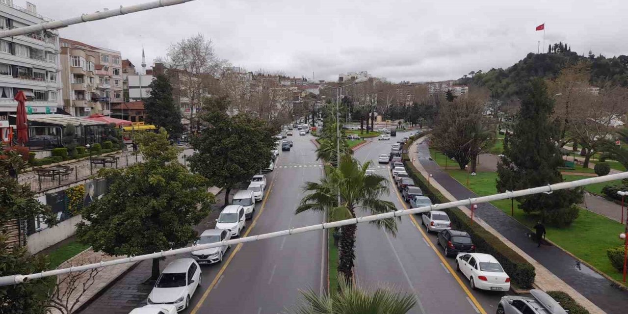 Ereğli’de lodos ve yağış etkili oldu, dalgaların boyu 2 metreye ulaştı