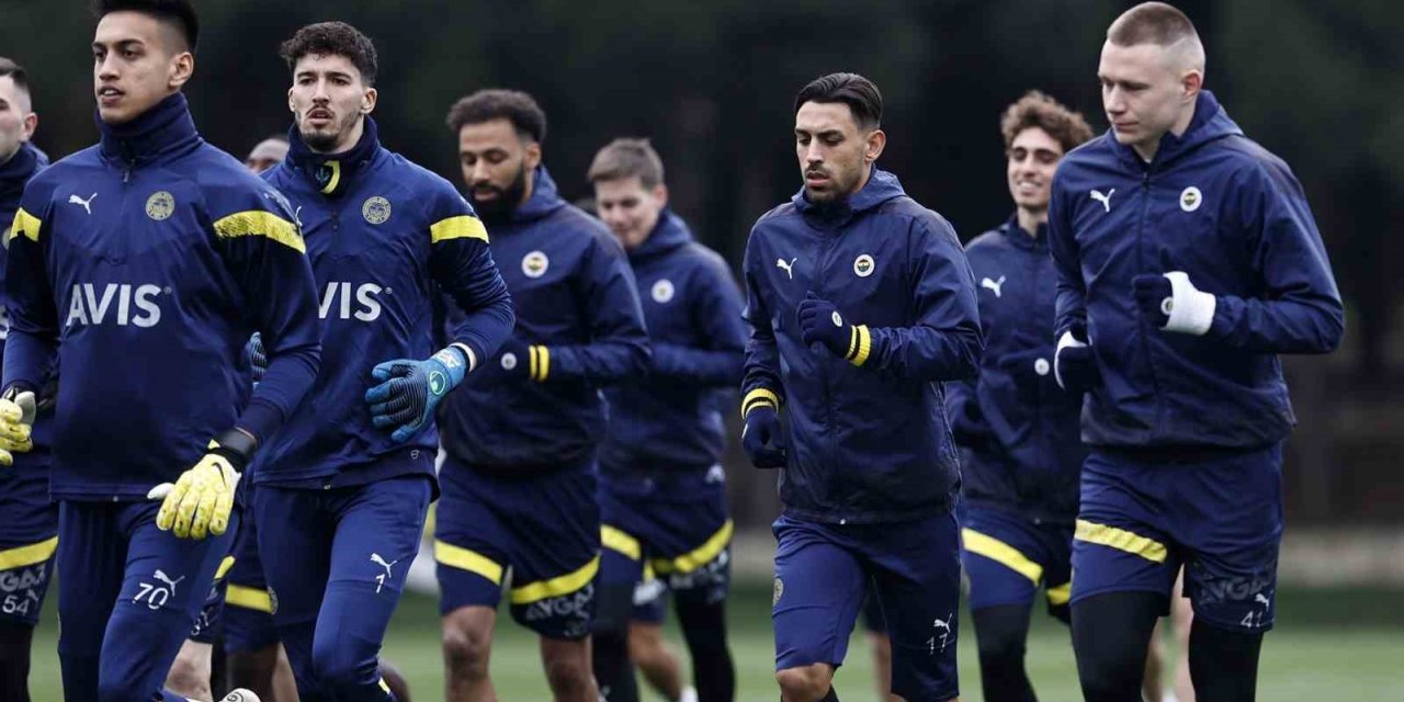 Fenerbahçe kampa girdi