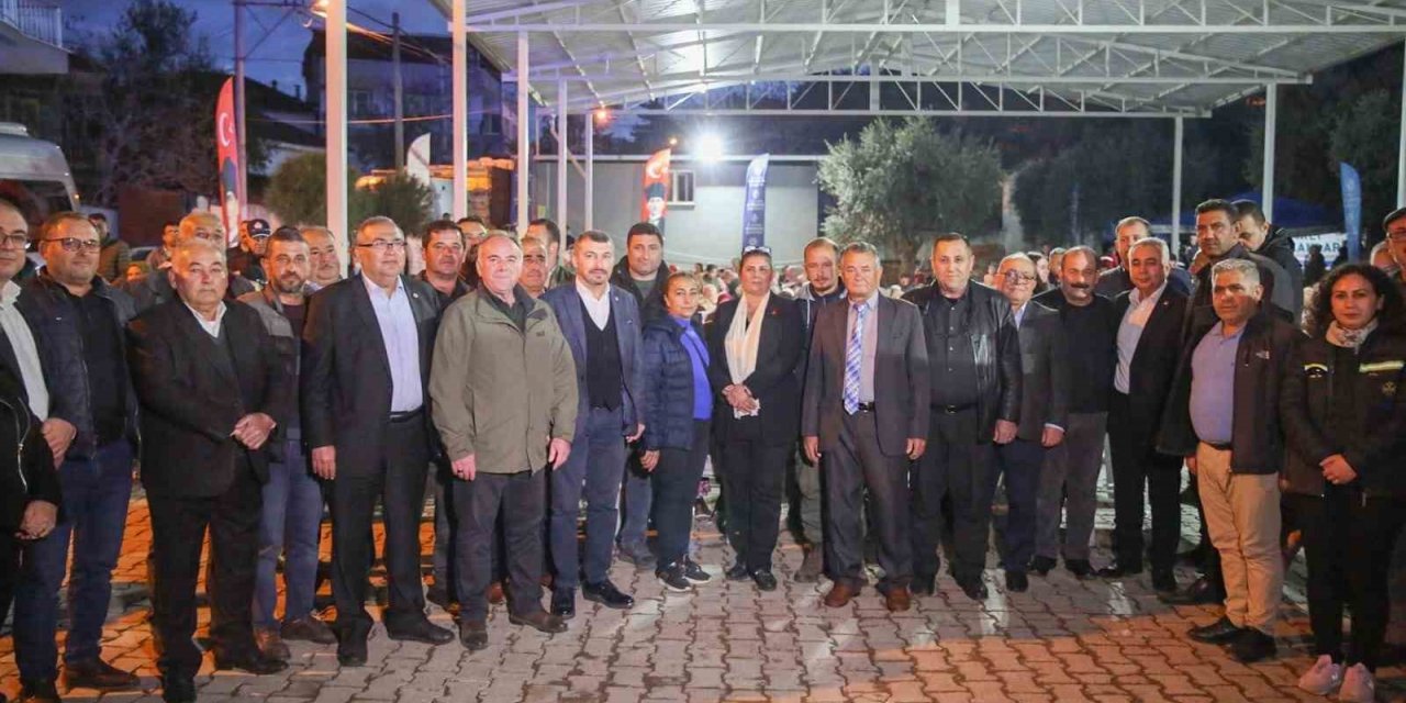 Aydın Büyükşehir Belediyesi’nin iftar sofraları vatandaşları buluşturmaya devam ediyor
