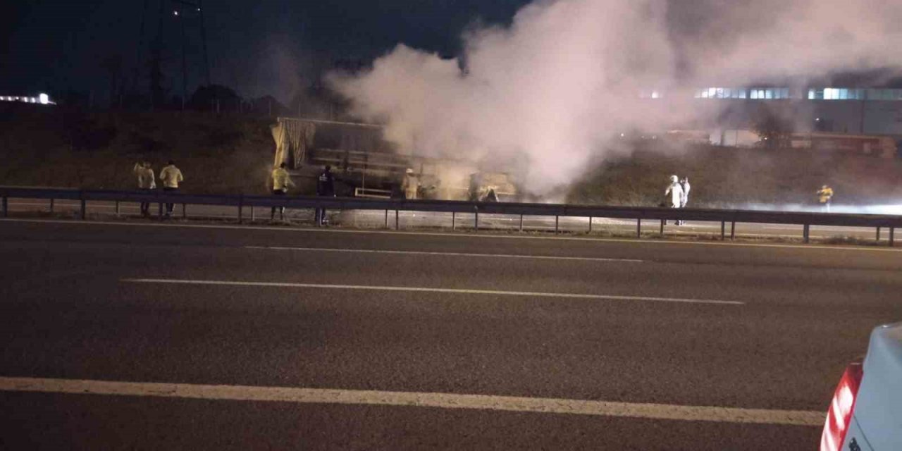 TEM Otoyolu’nda tır yangını
