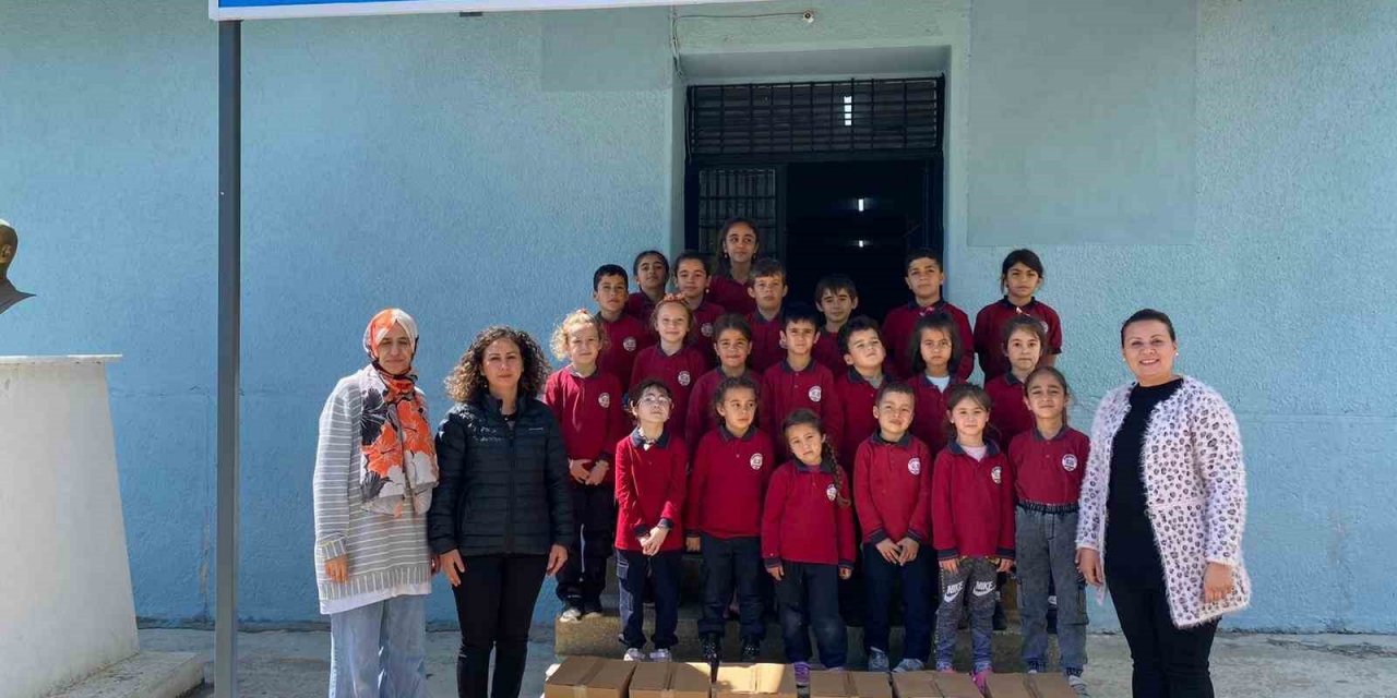 Depremzede ailelerin ramazan kolileri miniklerden