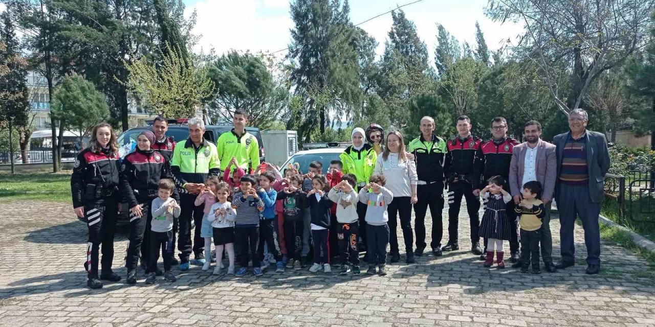 Anaokulu öğrencileri Polis Haftası’nı kutladı