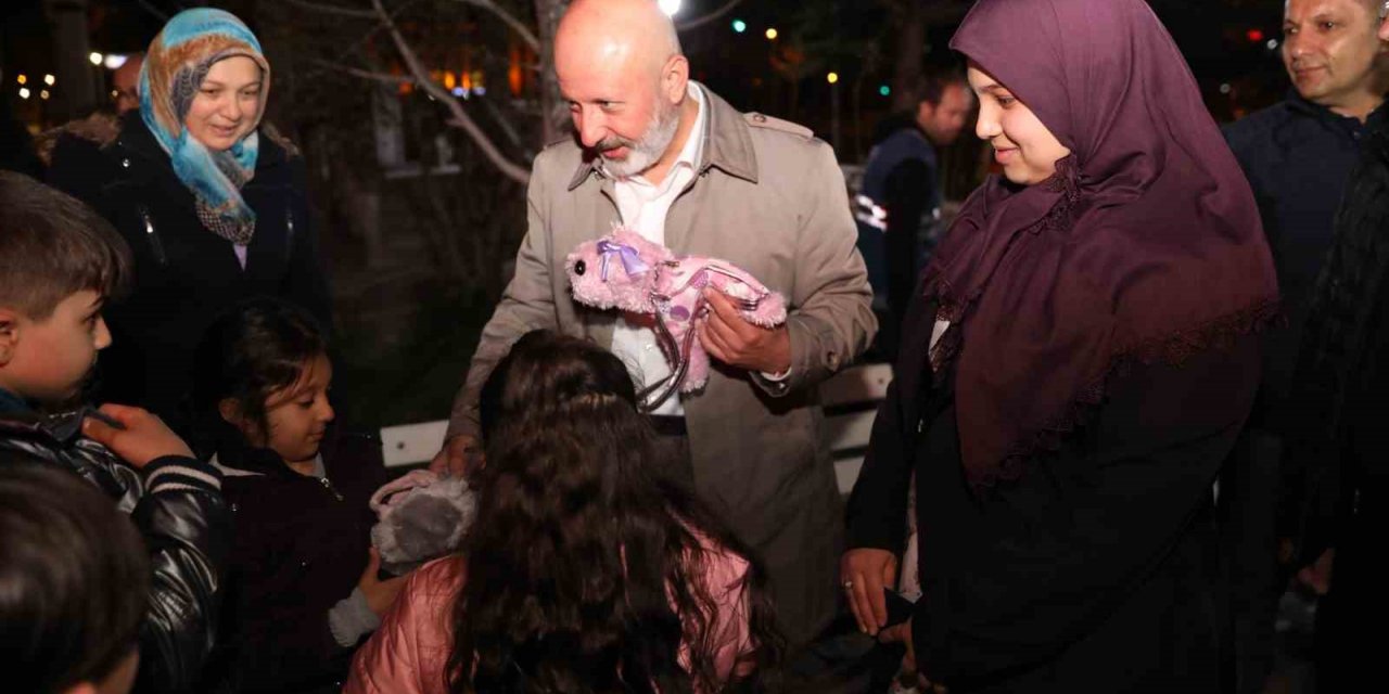Başkan Çolakbayrakdar: “Kendi öz imkânlarıyla kentsel dönüşüm yapan belediyeyiz”