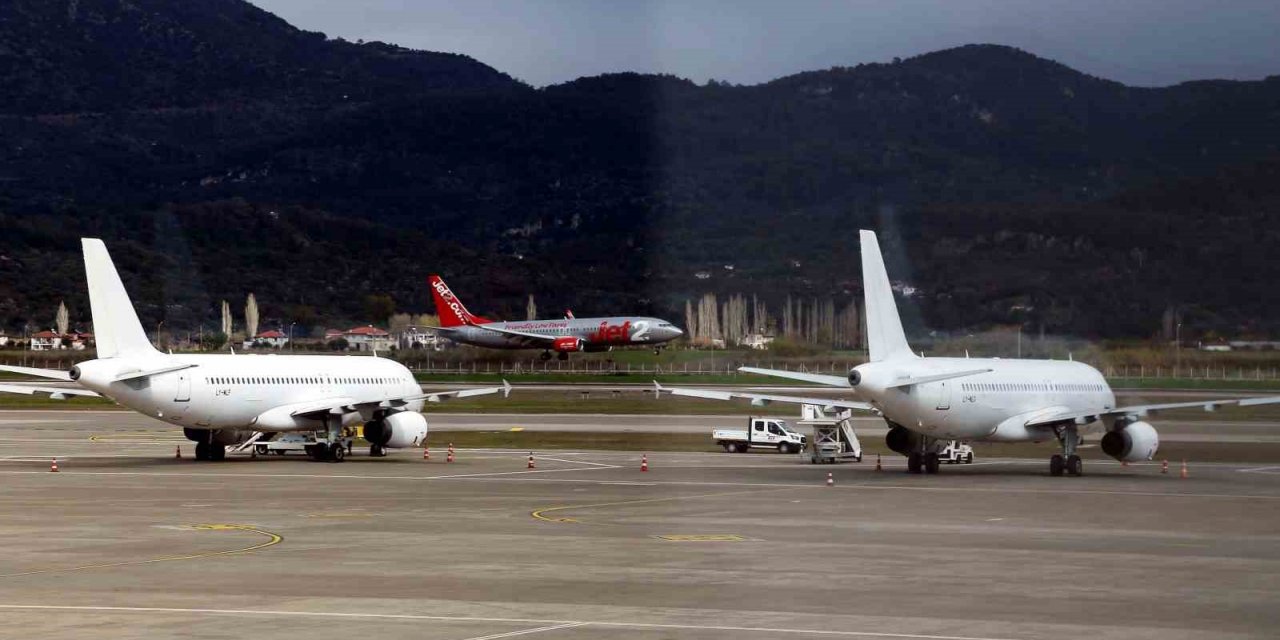 Kış sezonunda 2 bin 240 uçakla 327 bin 307 yolcu geldi