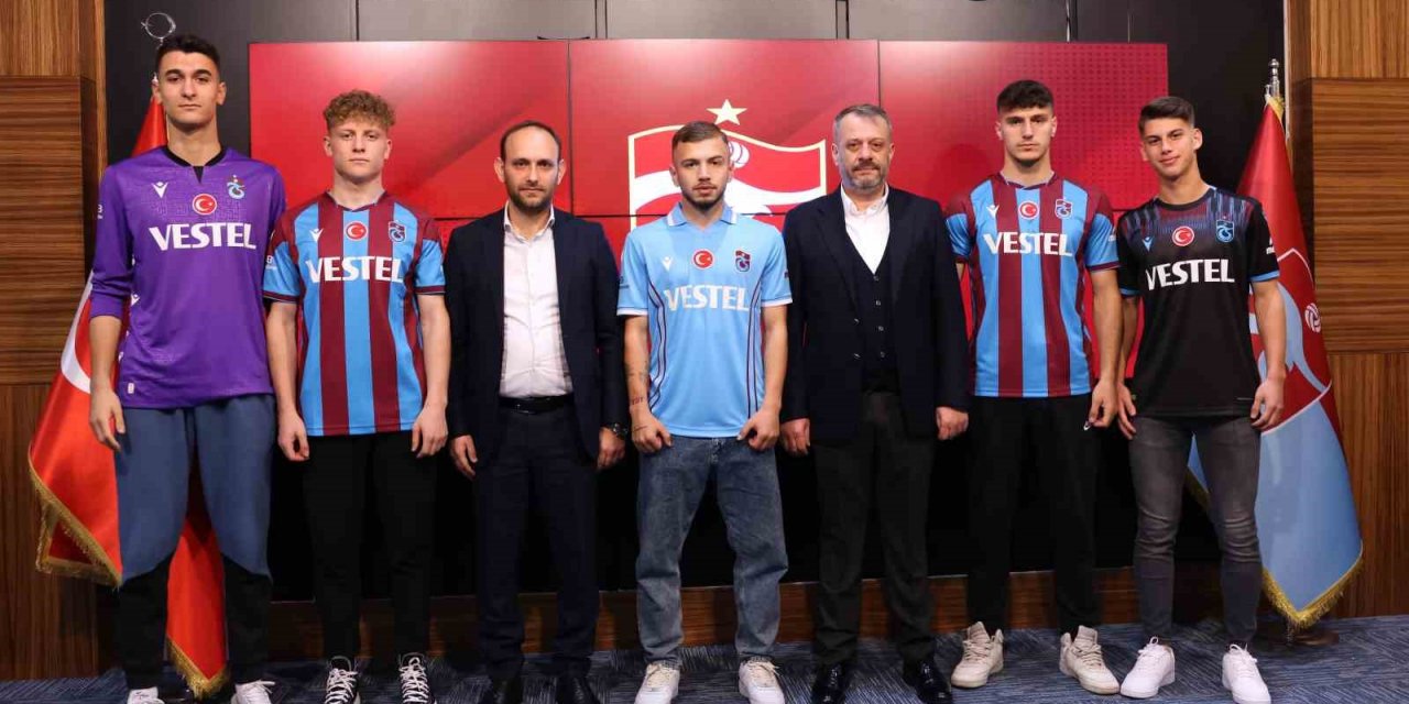 Trabzonspor alt yapısından yetişen 5 futbolcu ile profesyonel sözleşme imzaladı