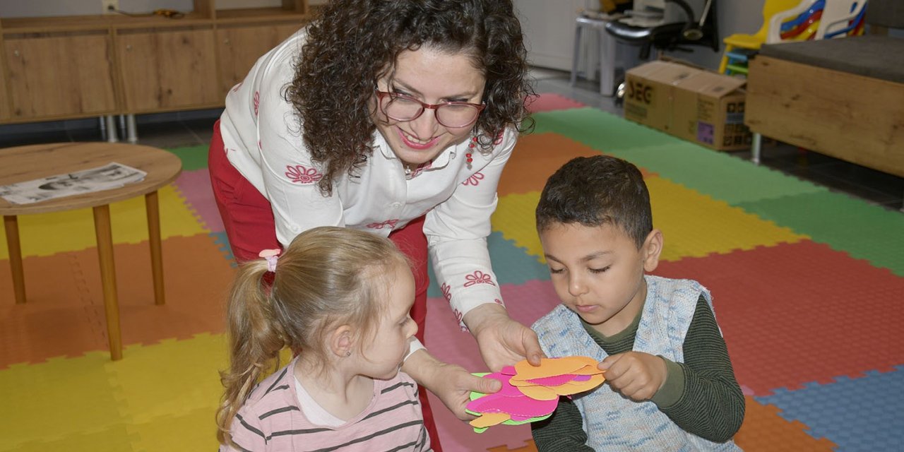 Anne Baba Çocuk Eğitim Merkezi’nde miniklere palyaço sürprizi