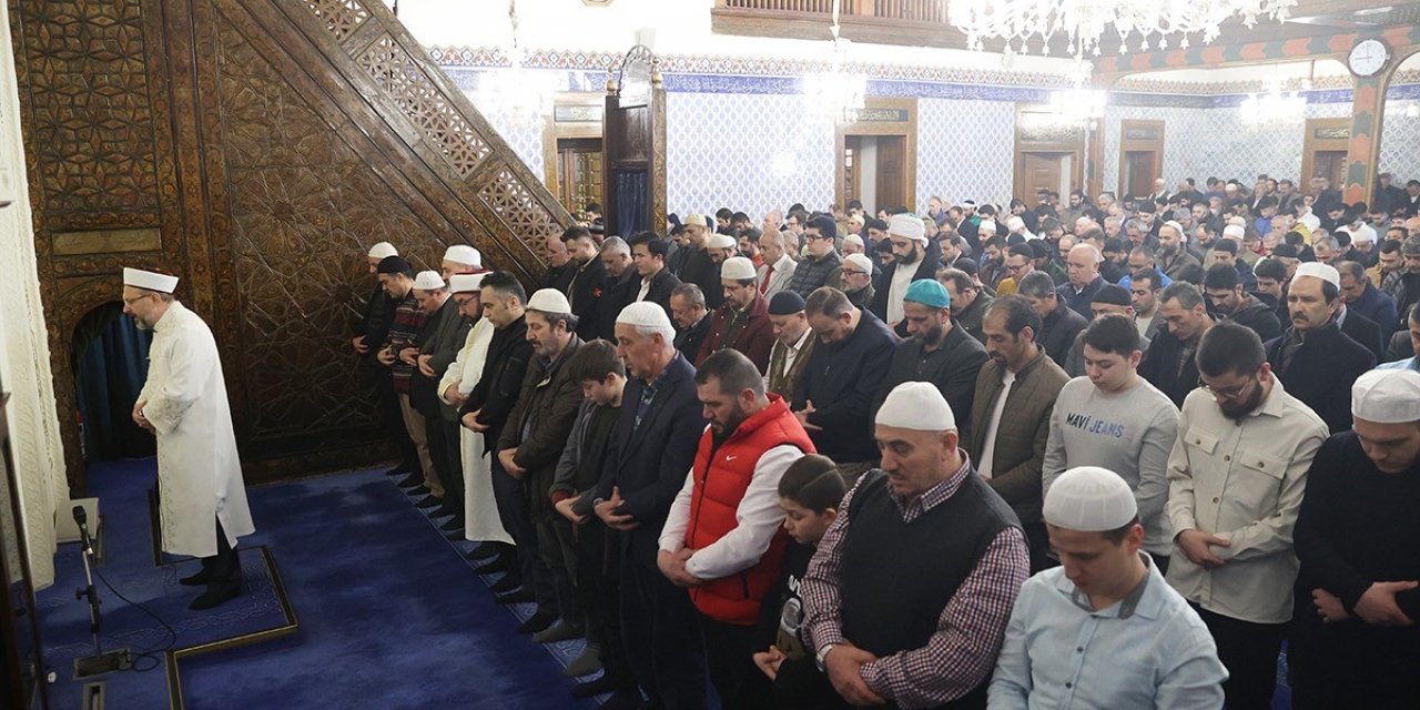 Diyanet İşleri Başkanı Erbaş, Hacı Bayram Veli Camii’nde teravih namazı kıldırdı