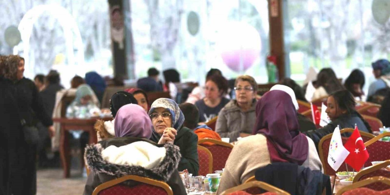 İHH Kayseri bin yetim çocuğa ulaşıyor