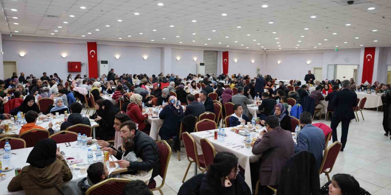 Hacılar’da şehit aileleri, gaziler ve depremzedeler iftarda buluştu