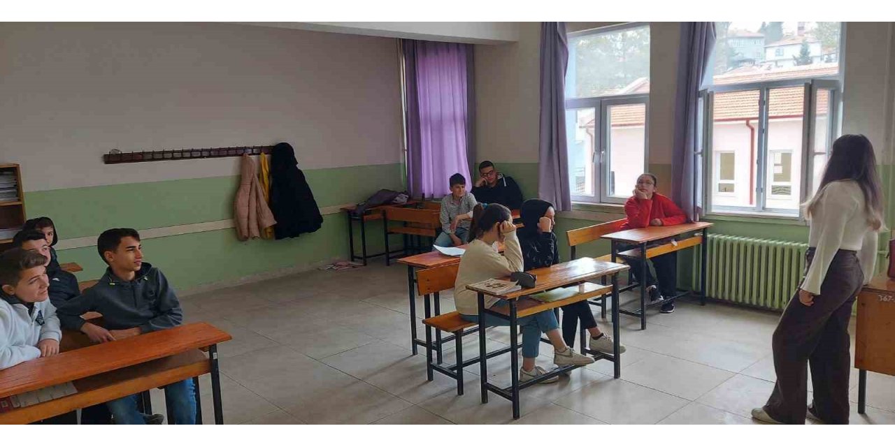 Hisarcık’ta lise öğrencilerine Psikososyal Destek, Deprem Psikoeğitim eğitimi