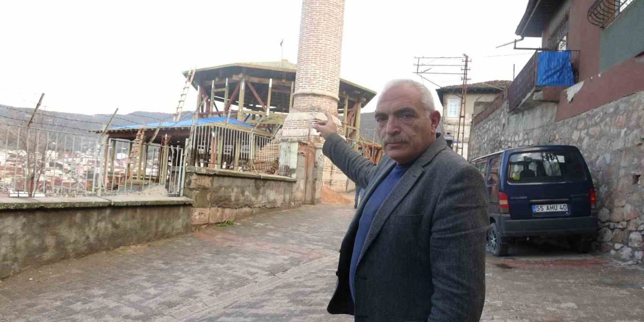 Minaresi öksüz kalmıştı, 3 buçuk milyon liraya yenisi yapılıyor