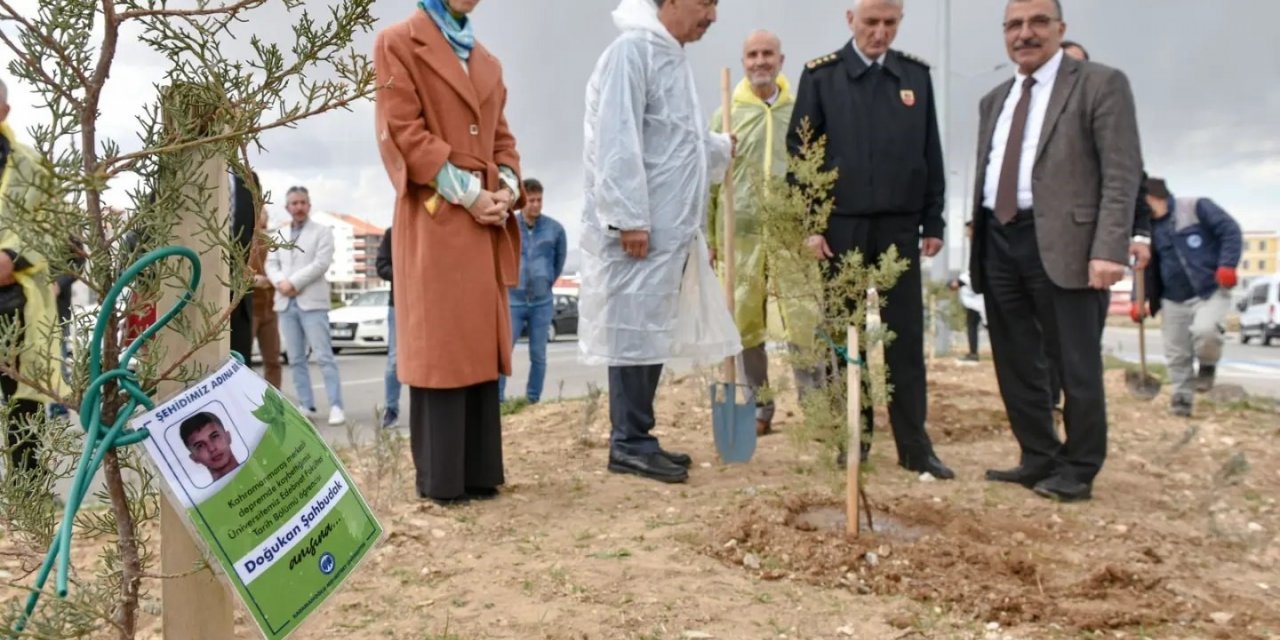Karaman’da depremde ölen üniversite öğrencilerin anısına fidan dikildi