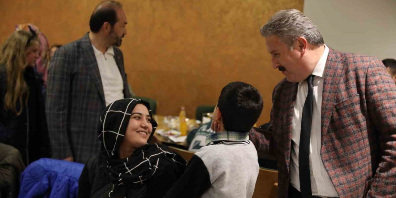 Başkan Palancıoğlu, yetim ve öksüz çocuklar ile iftar sofrasında buluştu