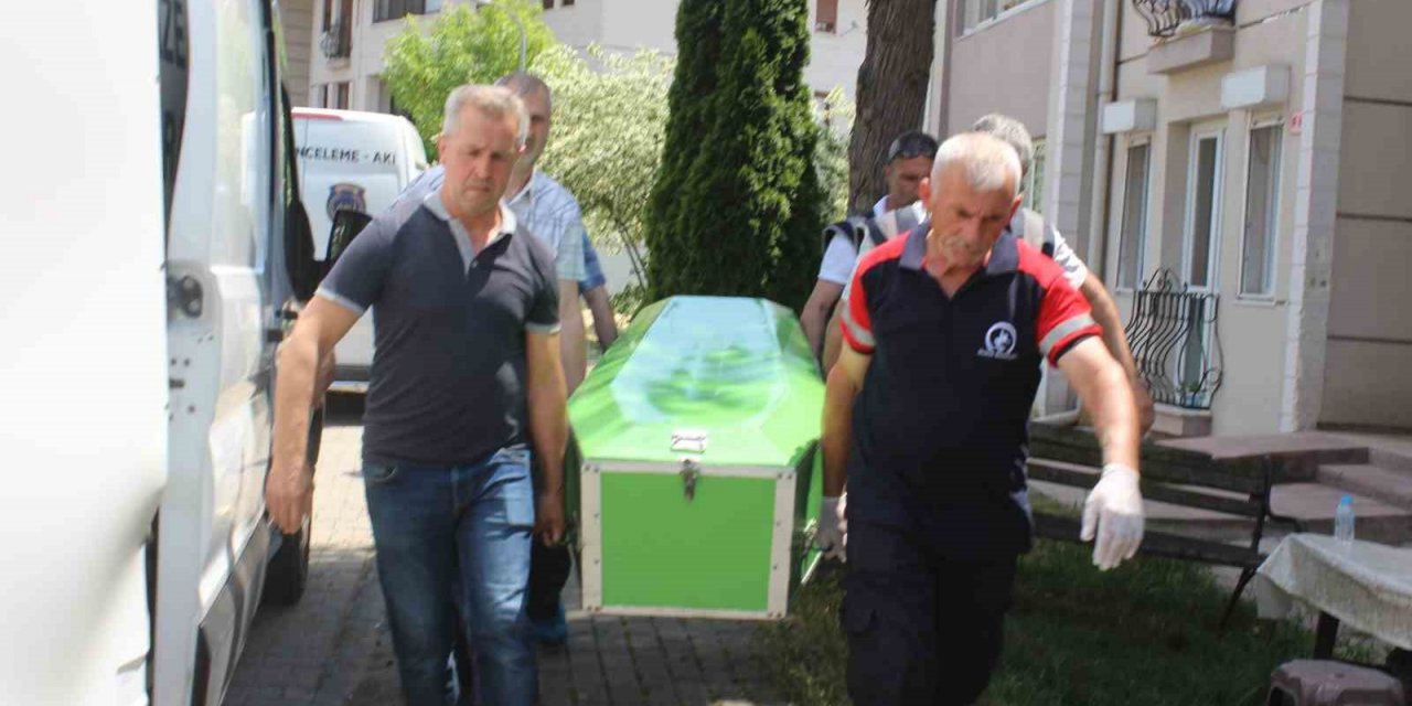 Eşini boğarak öldüren sanığa 18 yıl hapis