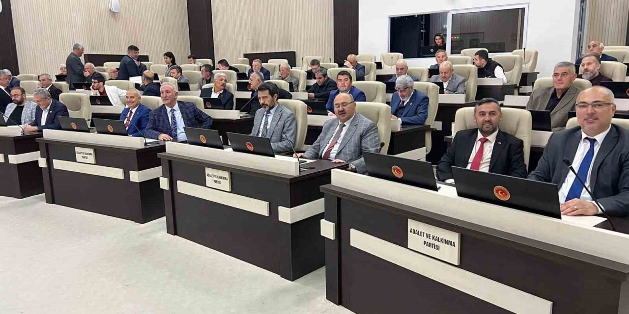 MHP’li Meclis üyesi Faruk Kökçür: “Tiktok uygulaması Türkiye’de yasaklansın”