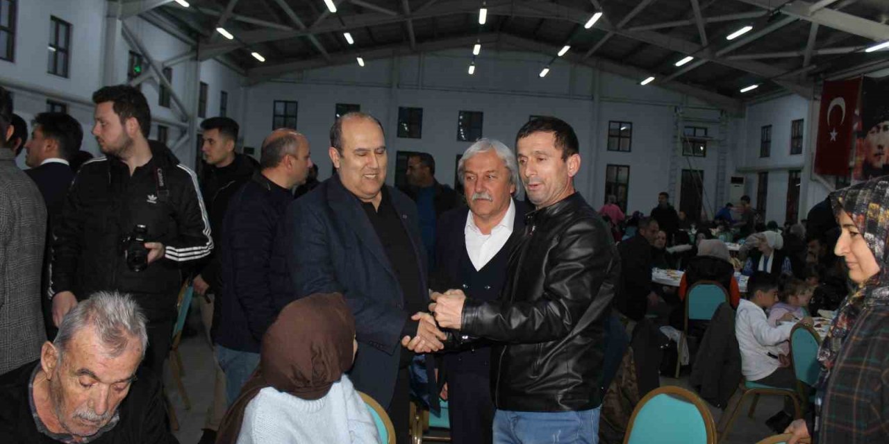 Osmaneli’nde yetim ve öksüz çocuklar ile aileleri için iftar verildi