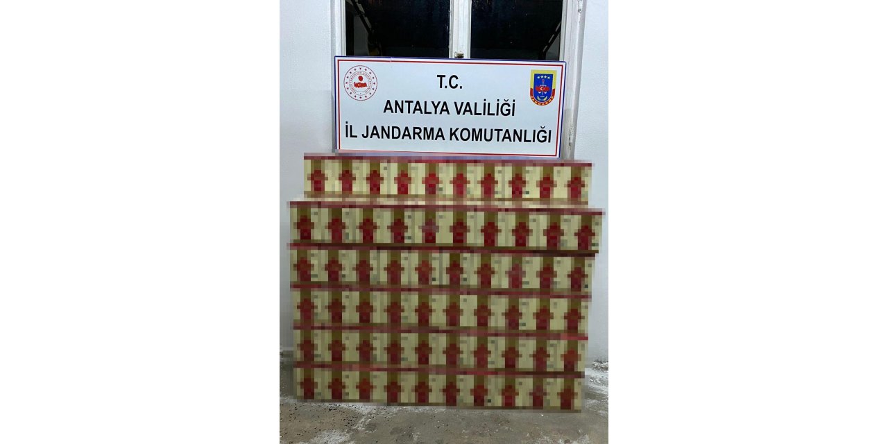 Otomobilde 252 kilogram kaçak siyah çay ele geçirildi