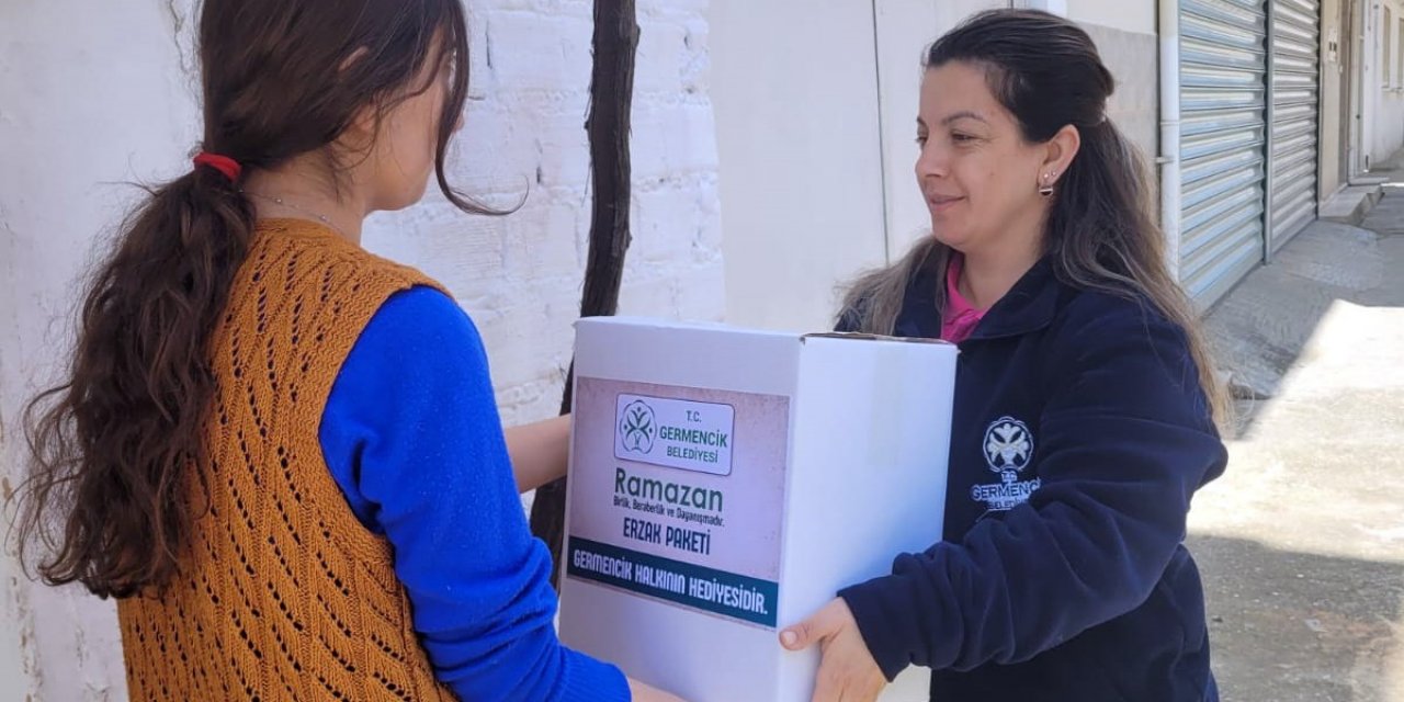 Germencik Belediyesi’nden ihtiyaç sahiplerine Ramazan kolisi dağıtılıyor