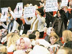 Feministler: Erdoğan'ı niye dinleyelim