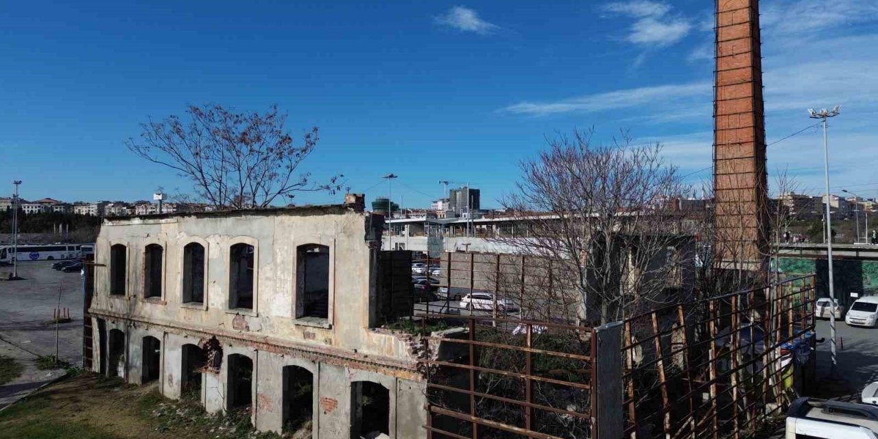 Osmanlı döneminden kalan 135 yıllık fabrika harabeye döndü