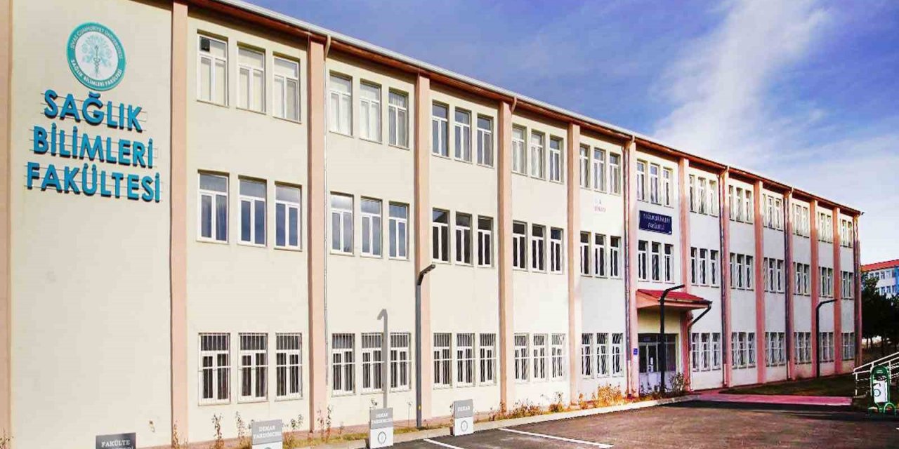 SCÜ Ebelik Programı akredite oldu