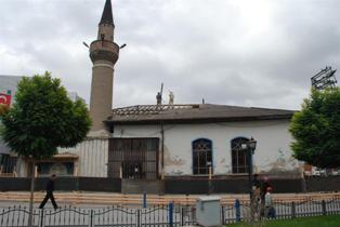Tarihi Tolluoğlu Camii restore ediliyor