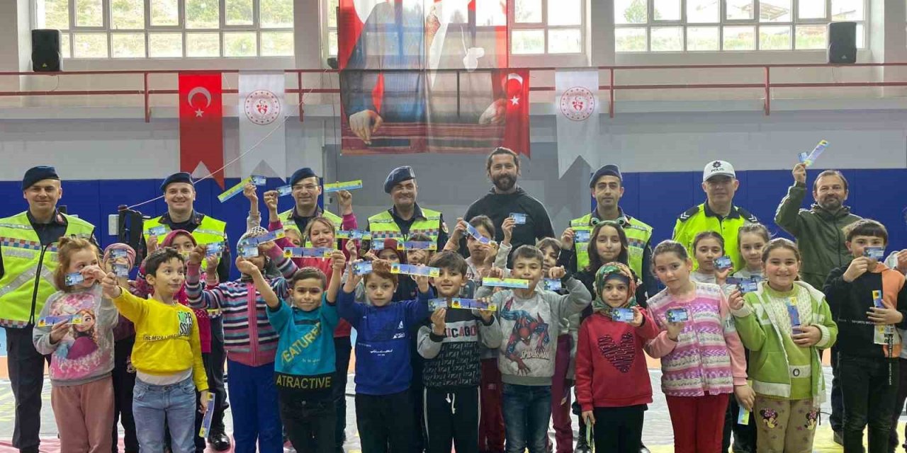 Simav’da temel trafik kuralları eğitim faaliyetleri