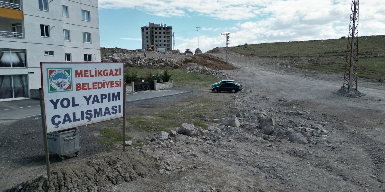 Şirintepe Mahallesinde 1.5 kilometrelik yol yapım çalışması başladı