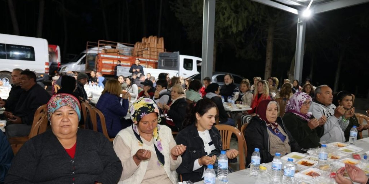 Marmaris’te altıncı iftar sofrası Karaca Mahallesi’nde kuruldu