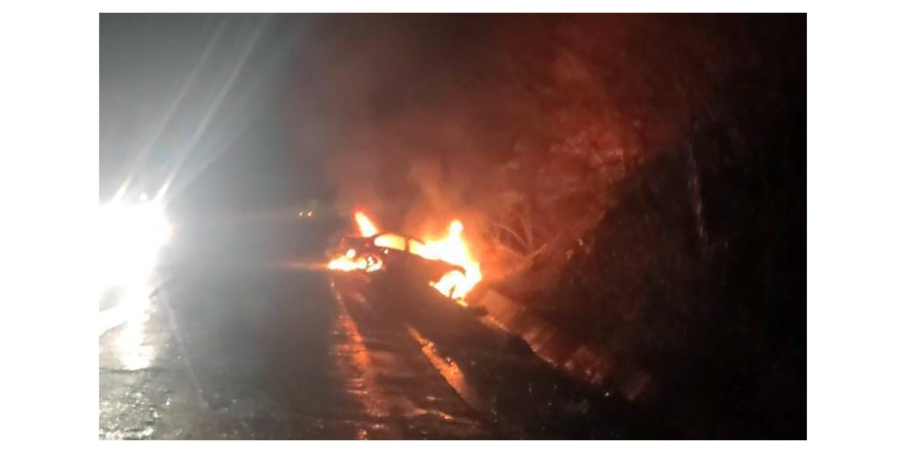 Sinop’ta otomobil seyir halindeyken yandı
