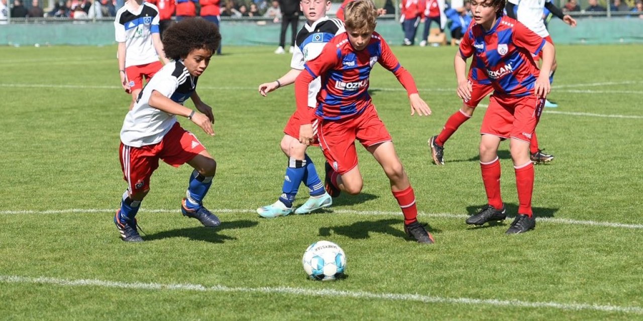 U12 İzmir Cup, tüm hızıyla devam ediyor