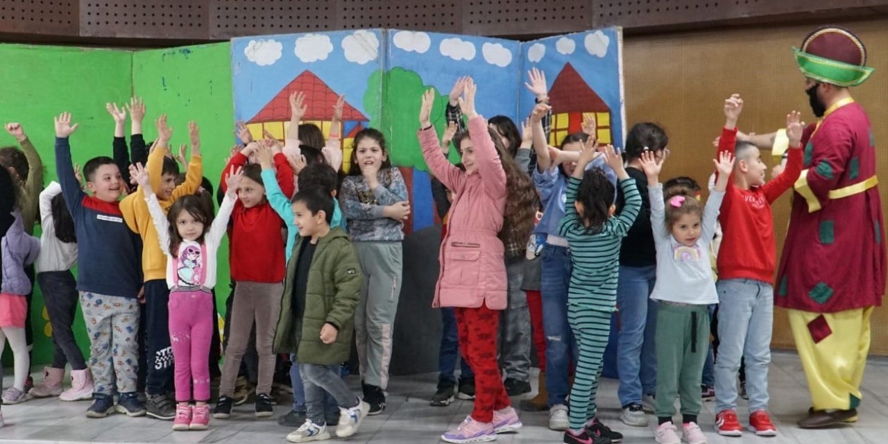 Çocuklar geleneksel Ramazan şenliğinde eğlendi