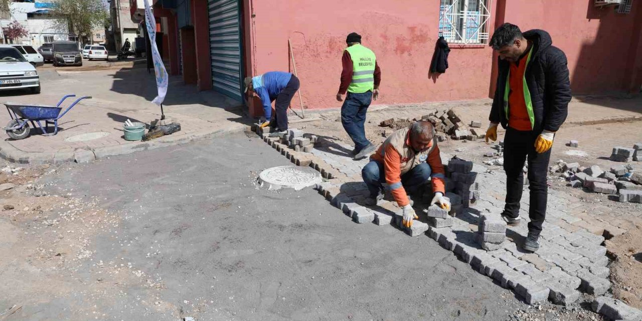 Haliliye’de üstyapı çalışmaları ile yollar daha konforlu