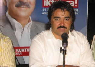 Tolu: Hem iktidara hem muhalefete..