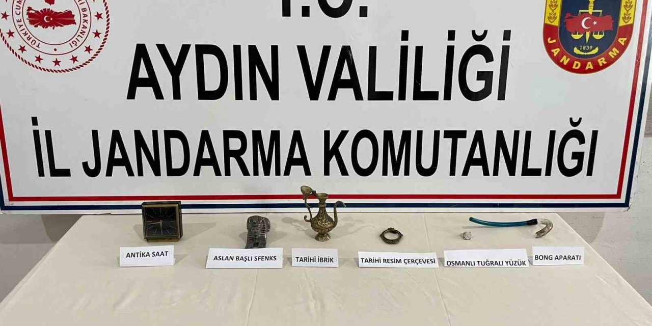 Şüpheli otomobilde, tarihi eserler ele geçirildi