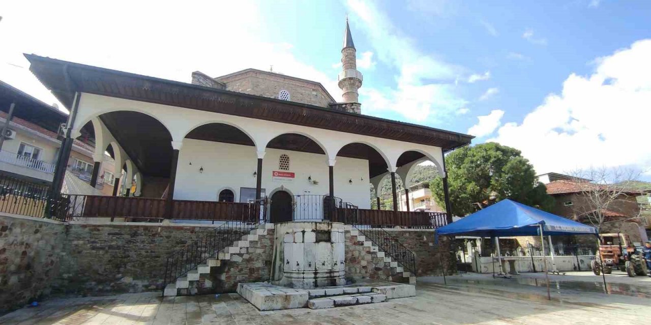 Tarihi camii, mimarisiyle dikkat çekiyor