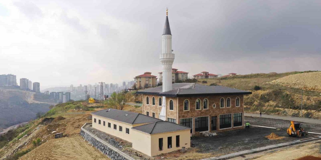 Başakşehir’de Estonşehir Camii’nin açılışı için gün sayıyor