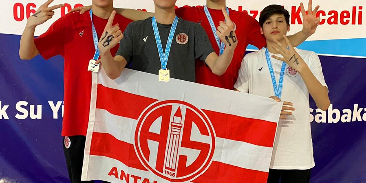 Antalyaspor yüzme takımımı geleneği bozmadı