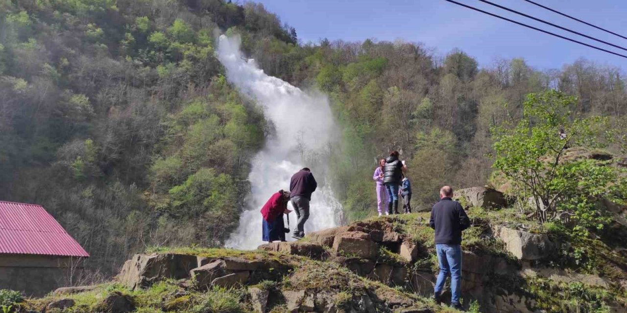 Giresun’da yapay şelale ilgi görüyor