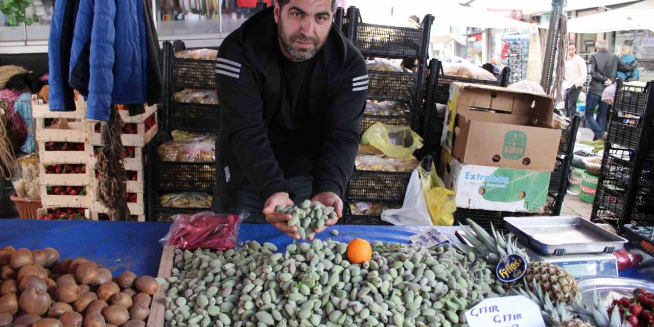 Aydın’da çağla, kilosu 70 liradan tezgahlara indi