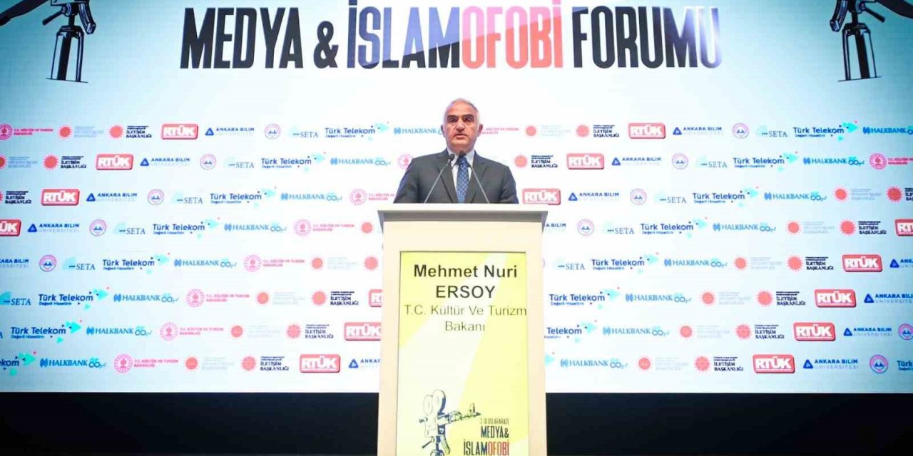 Bakan Ersoy: "Kimsenin inancımıza hakaret etmesine izin vermeyiz"