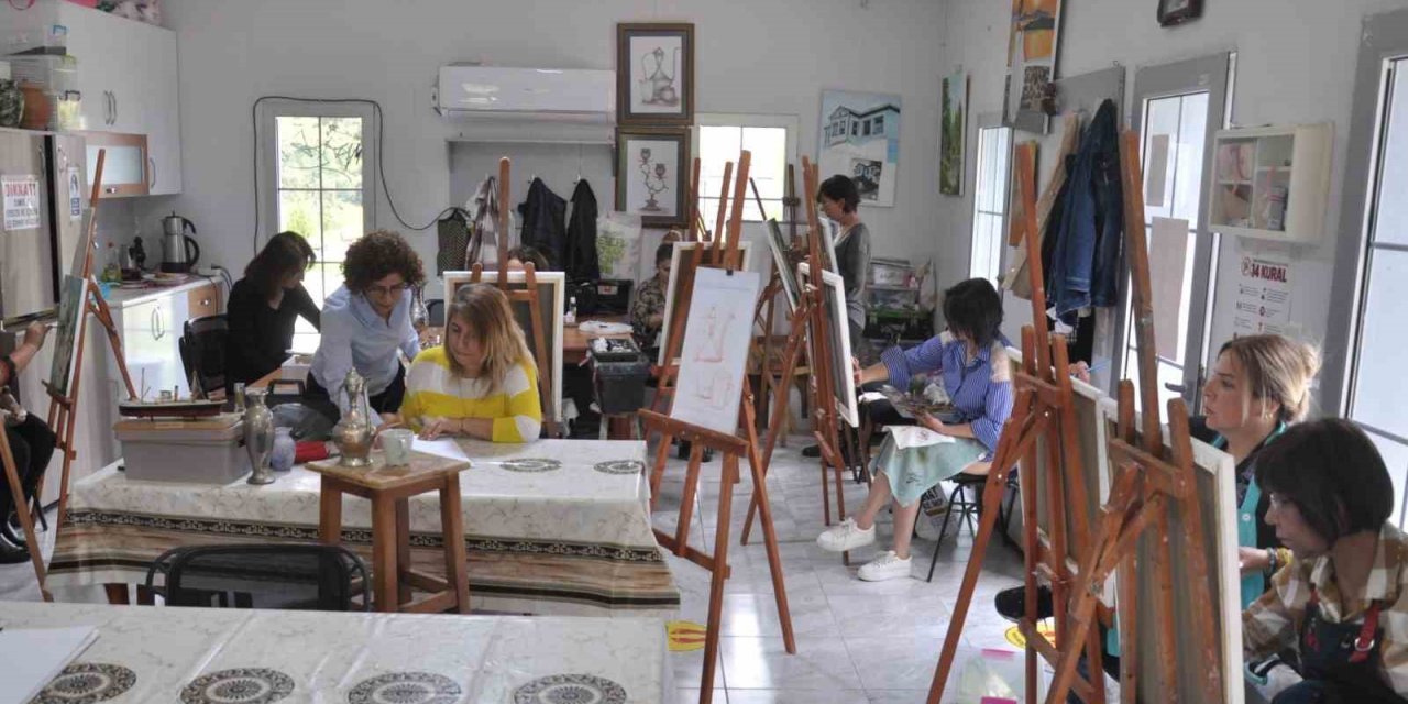 Resim kursuyla rehabilite oluyorlar