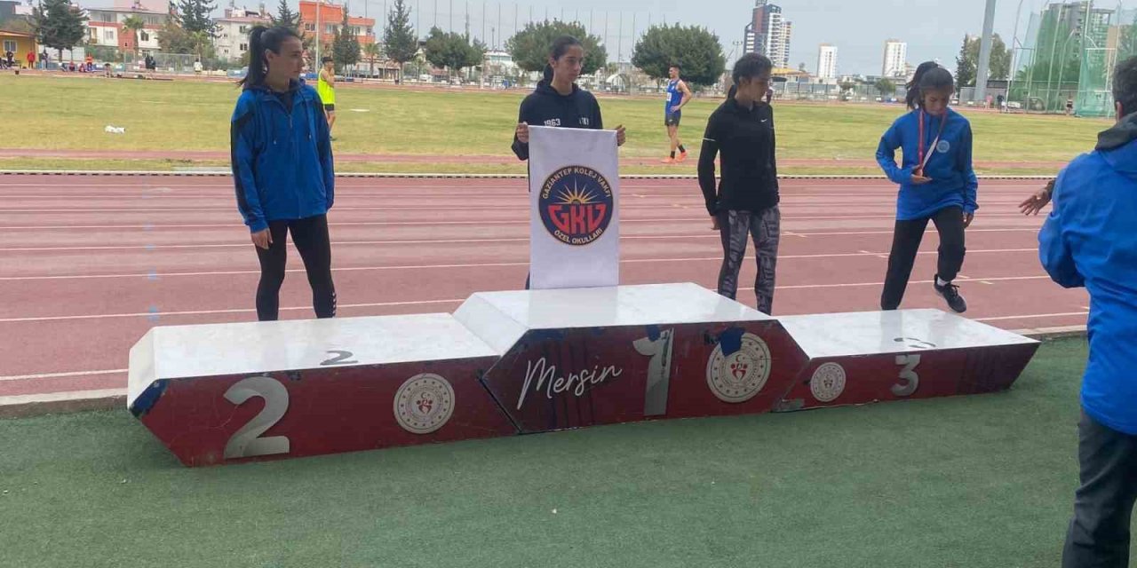 Gaziantep Kolej Vakfı’ndan atletizmde çifte birincilik