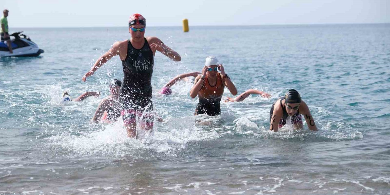 Alanya Justınıano Triatlonu ve Milli Takım seçmesi yapıldı