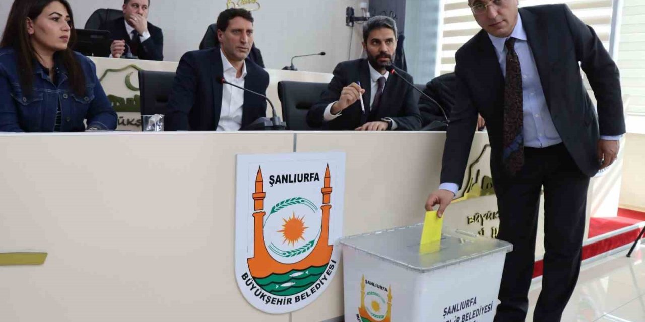 Büyükşehir Belediyesi Meclis Başkanlığına Serdar Şeyhanlı seçildi