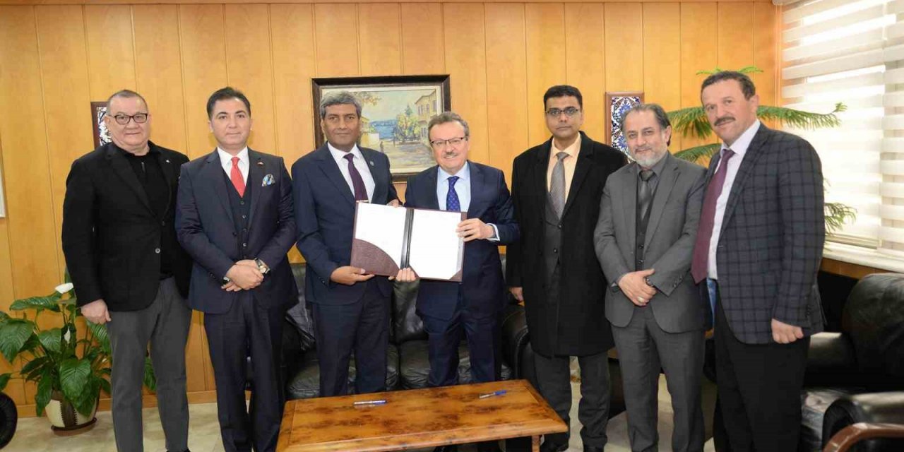 Bilim ve Teknoloji Üniversitesi’nden BUÜ’ye işbirliği ziyareti