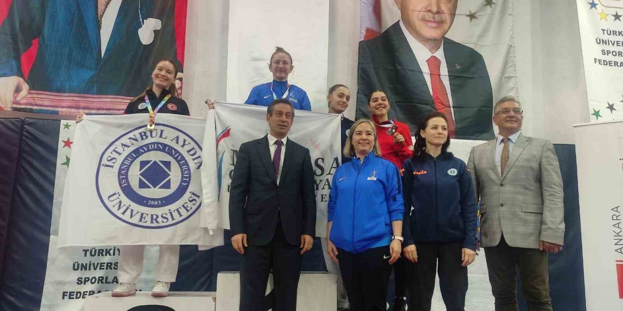 Düzce Üniversitesi’ne 2 madalya daha