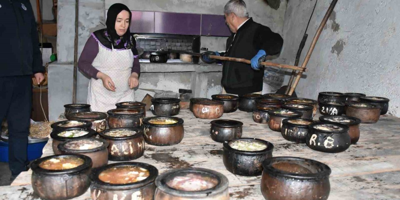 Yapımı 8 saat sürüyor, hazır olunca kaleden davul çalınıyor